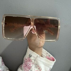 2/$5 Women’s Oversized Shades